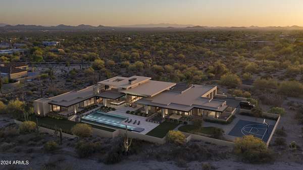 9.4 Acres of Residential Land with Home for Sale in Scottsdale, Arizona