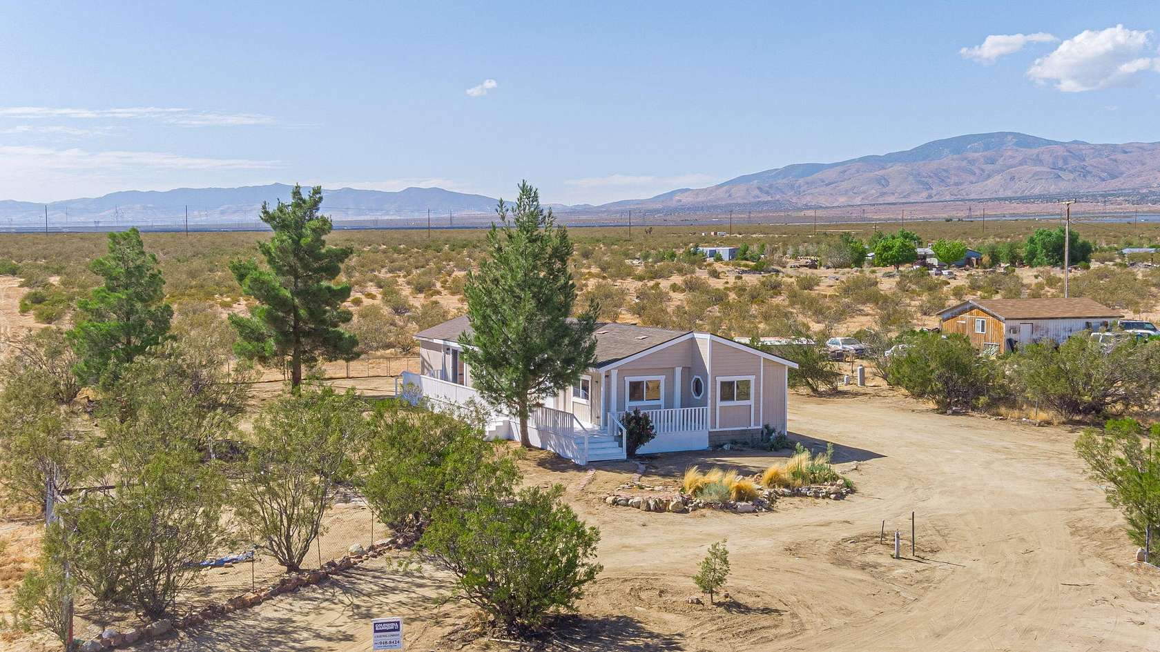 2.52 Acres of Residential Land with Home for Sale in Rosamond, California