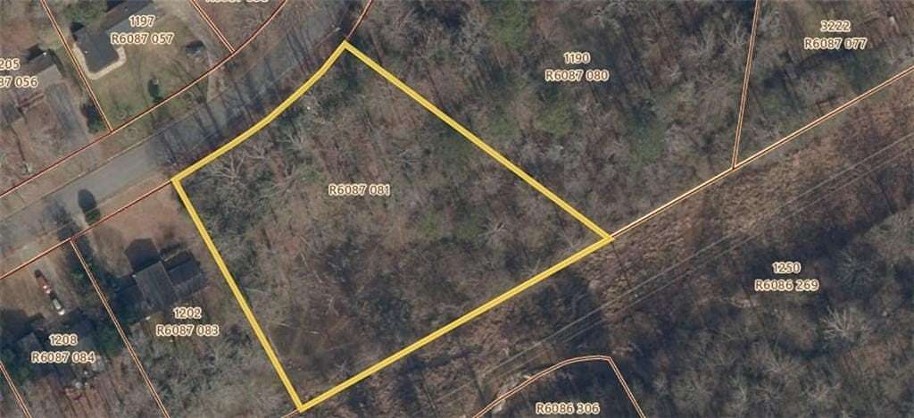 1 Acre of Residential Land for Sale in Lilburn, Georgia