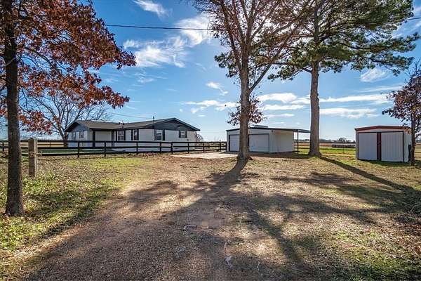 97.3 Acres of Agricultural Land with Home for Sale in Athens, Texas
