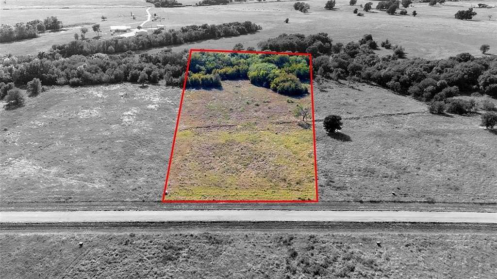 2.5 Acres of Residential Land for Sale in Corsicana, Texas