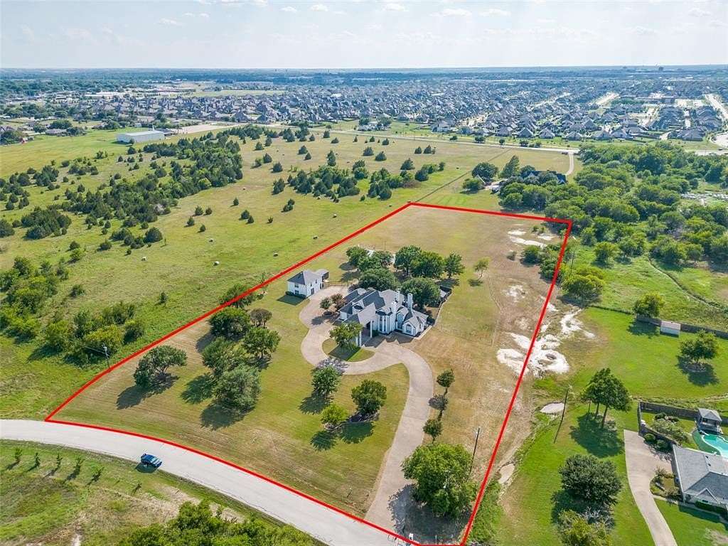 5.074 Acres of Residential Land with Home for Sale in Waxahachie, Texas