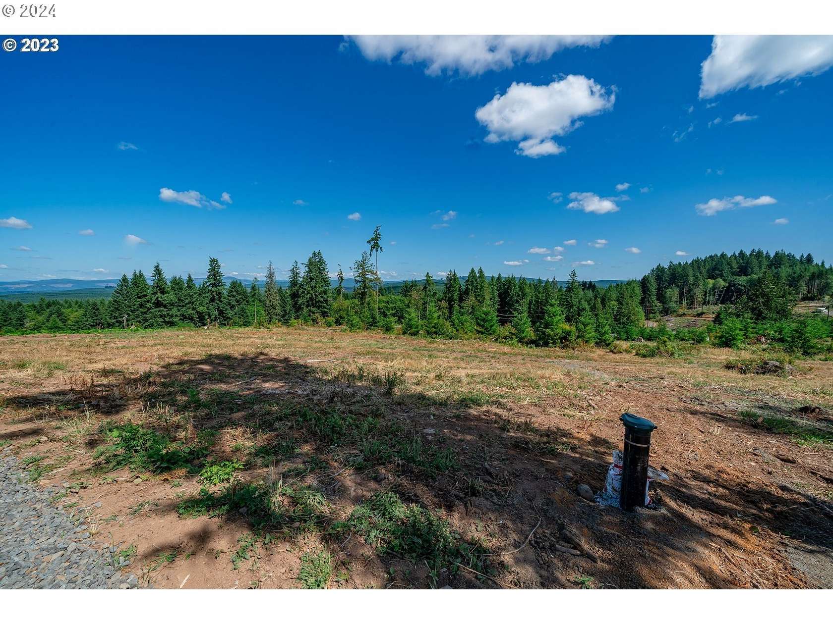 2 Acres of Residential Land for Sale in Castle Rock, Washington