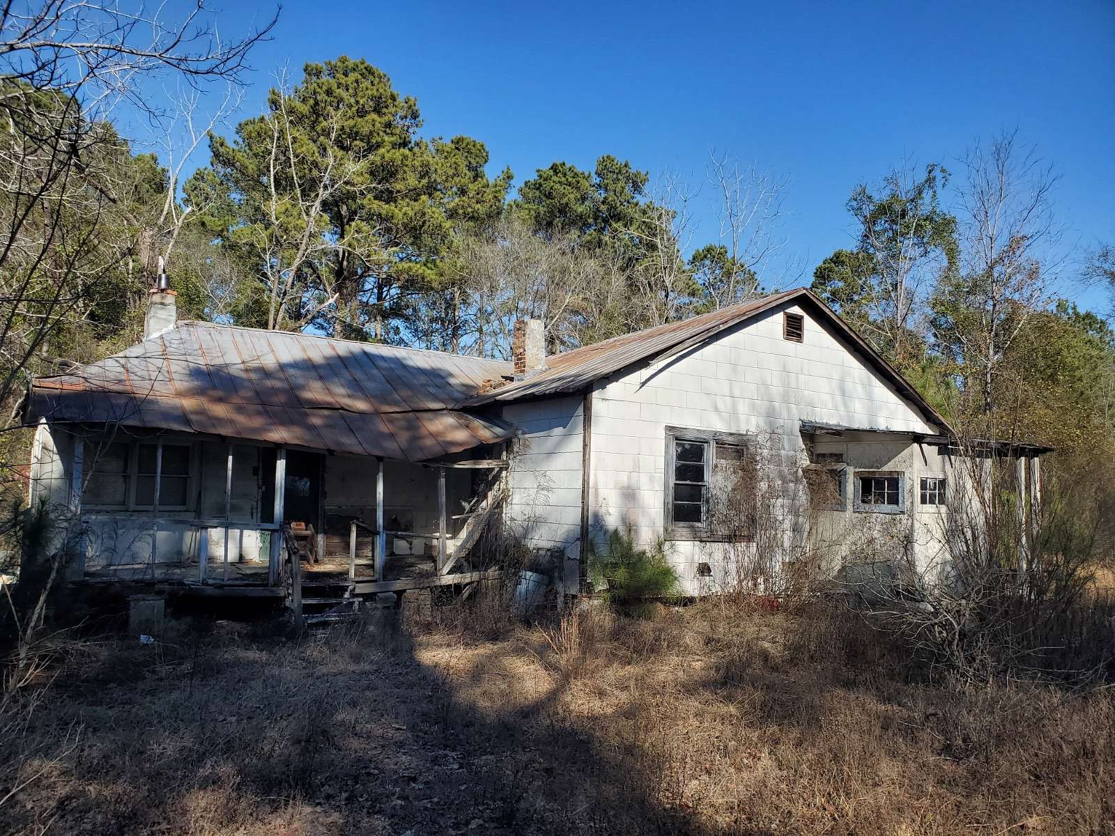 0.89 Acres of Mixed-Use Land for Auction in Bennettsville, South Carolina