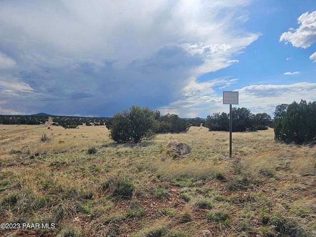 1.39 Acres of Land for Sale in Seligman, Arizona