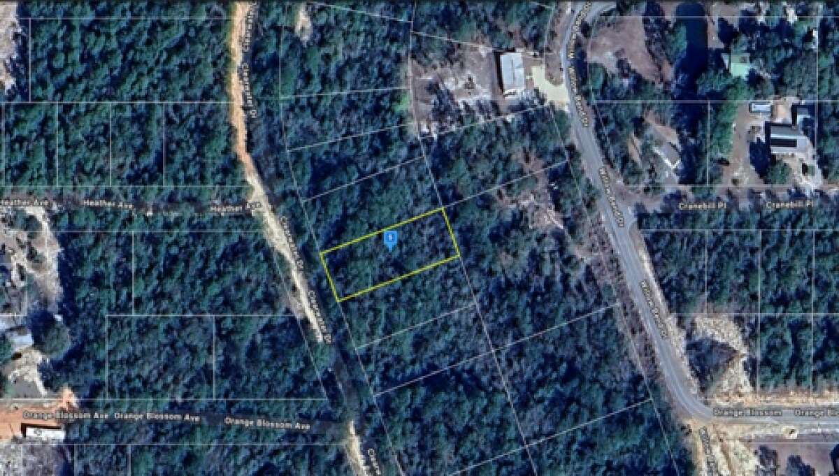 0.34 Acres of Residential Land for Sale in DeFuniak Springs, Florida