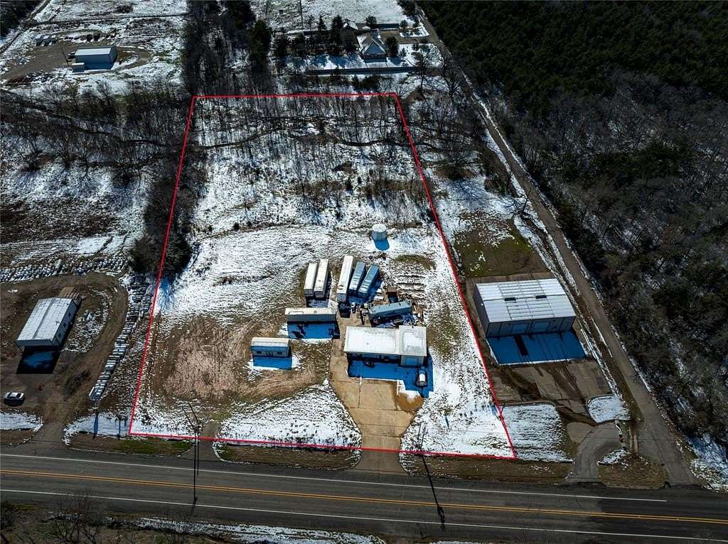 4 Acres of Improved Commercial Land for Sale in Paris, Texas