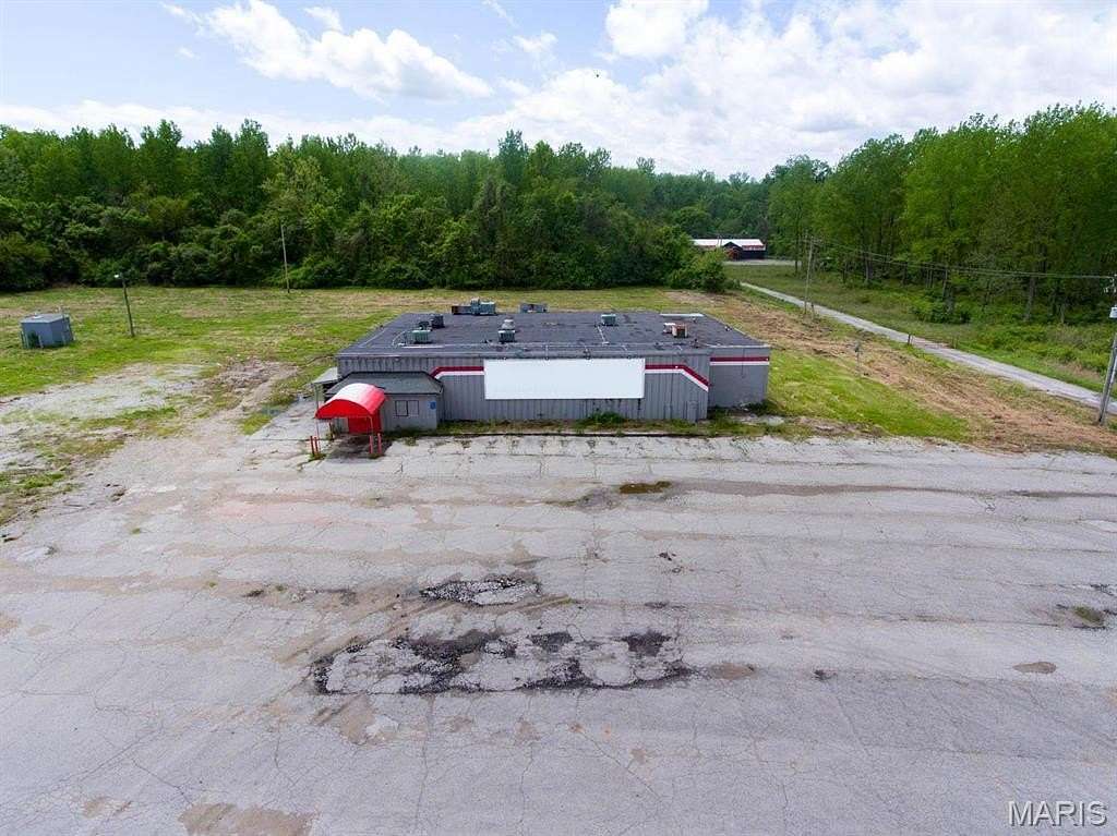 4.1 Acres of Improved Mixed-Use Land for Sale in Cahokia, Illinois