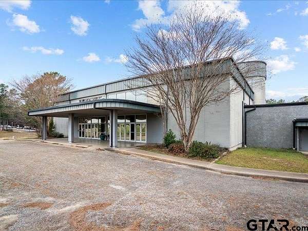 9.53 Acres of Commercial Land for Sale in Palestine, Texas