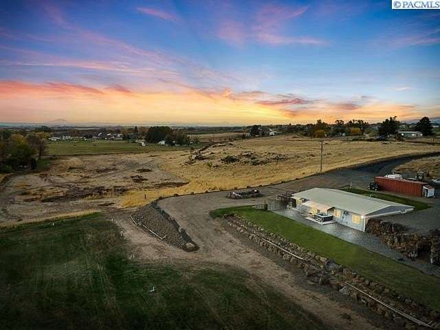 16.3 Acres of Land with Home for Sale in Prosser, Washington