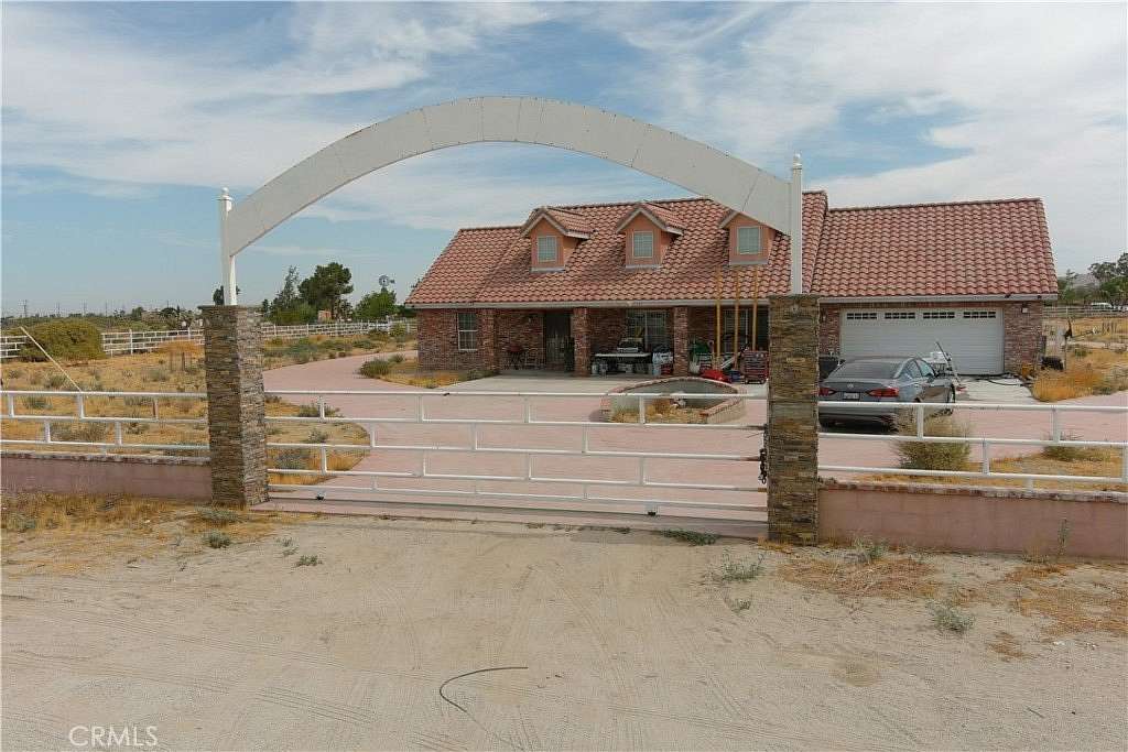 3 Acres of Residential Land with Home for Sale in Littlerock, California