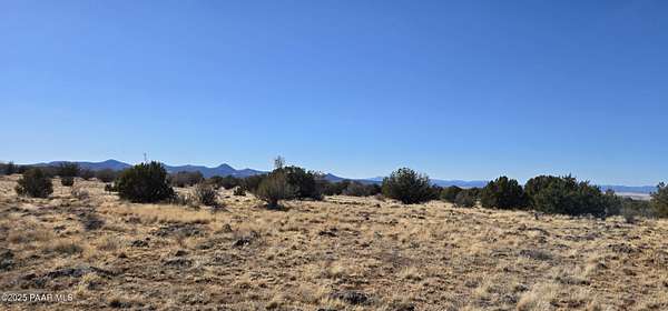 2 Acres of Residential Land for Sale in Paulden, Arizona