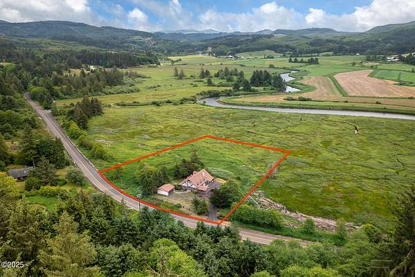 2.4 Acres of Residential Land with Home for Sale in Cloverdale, Oregon