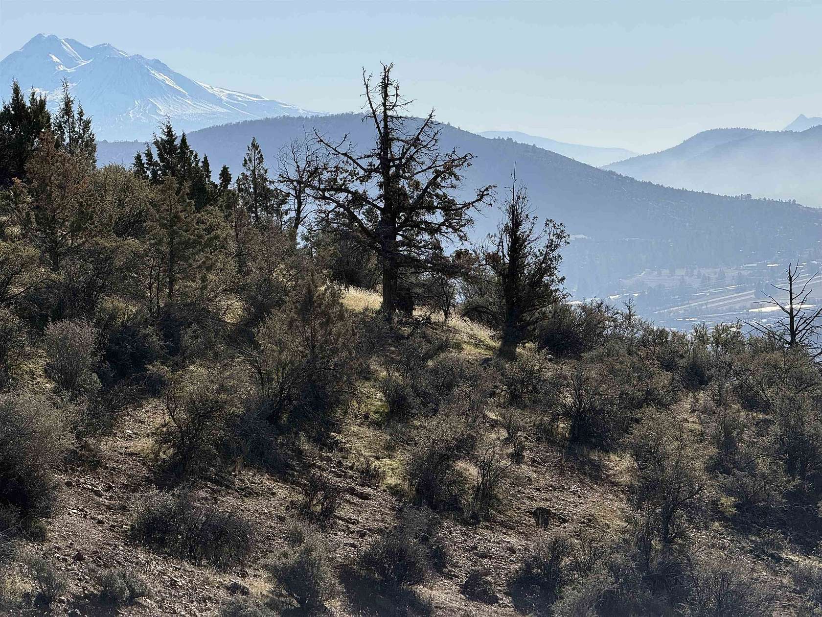 57 Acres of Land for Sale in Yreka, California
