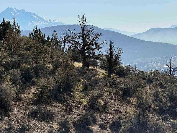 57 Acres of Land for Sale in Yreka, California