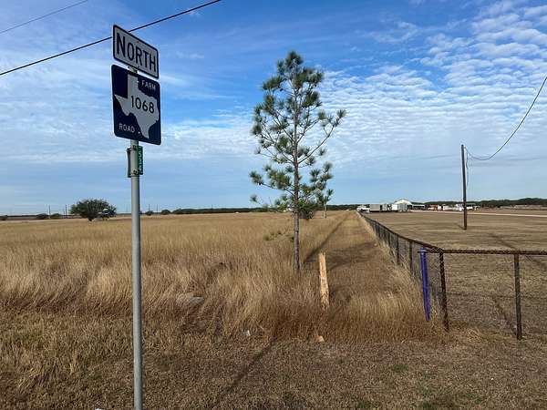 5 Acres of Land for Sale in Mathis, Texas