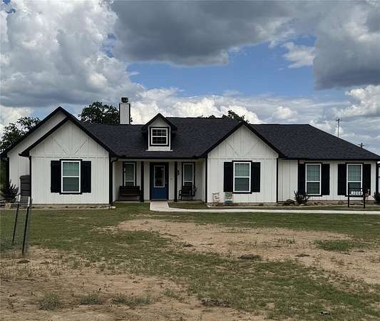 5 Acres of Residential Land with Home for Sale in Mineral Wells, Texas