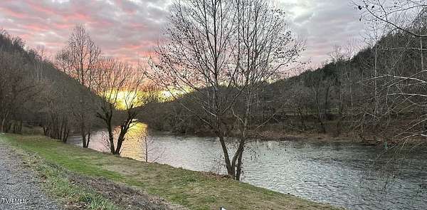 10.2 Acres of Recreational & Residential Land for Sale in Duffield, Virginia