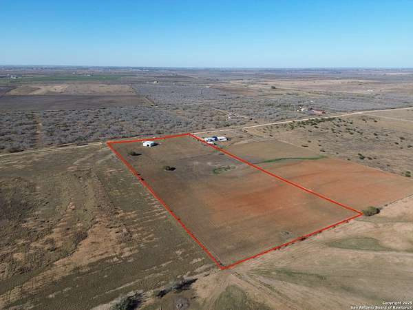 12 Acres of Land for Sale in Floresville, Texas