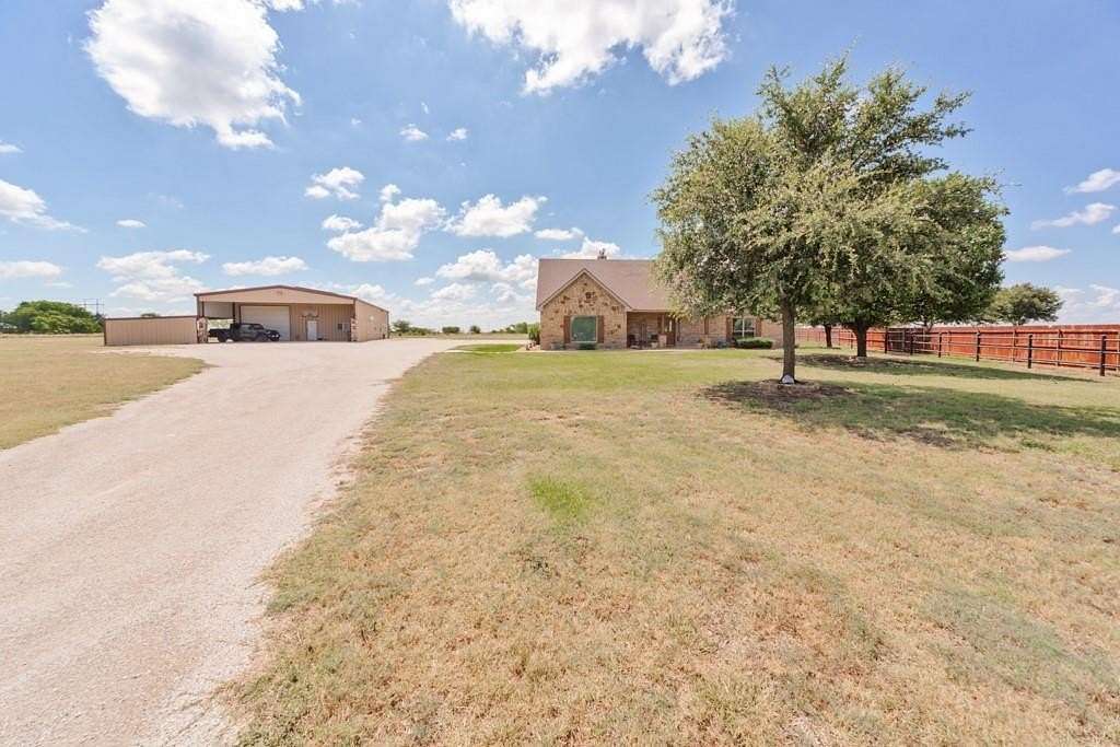 2.64 Acres of Residential Land with Home for Sale in Decatur, Texas