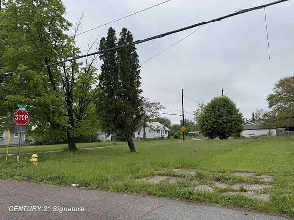 0.8 Acres of Residential Land for Sale in Flint, Michigan