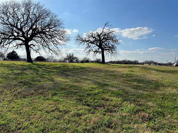 1.34 Acres of Residential Land for Sale in Corsicana, Texas