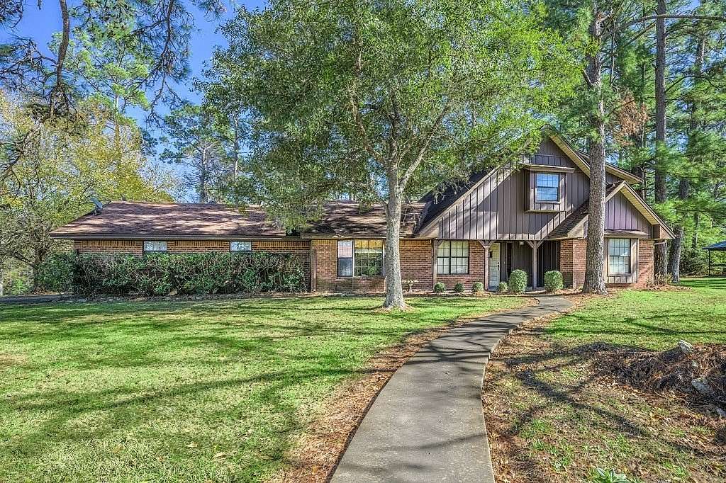 15.4 Acres of Land with Home for Sale in La Grange, Texas