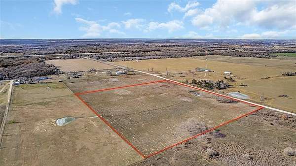 10 Acres of Residential Land for Sale in Marietta, Oklahoma