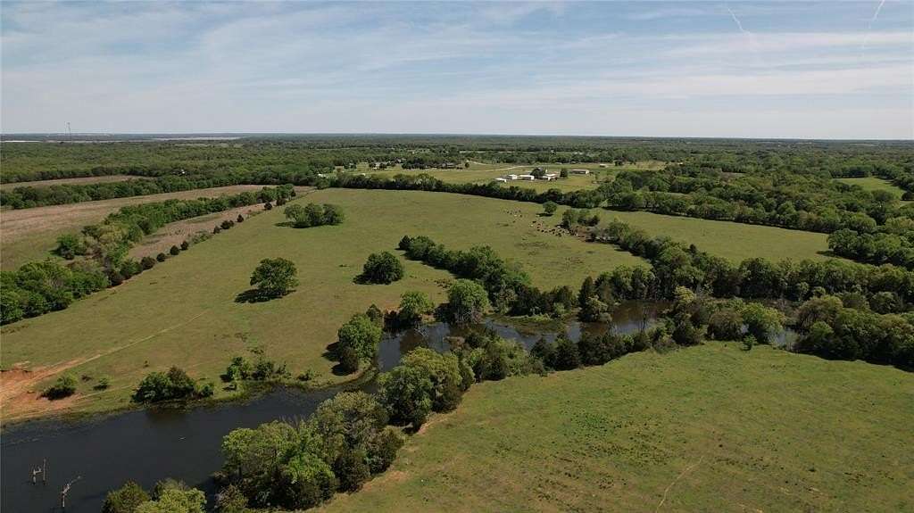 198 Acres of Land with Home for Sale in Gordonville, Texas