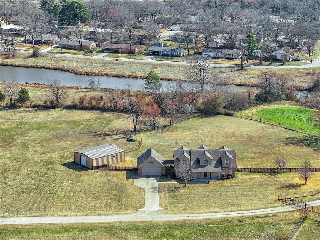 2.5 Acres of Residential Land with Home for Sale in Canton, Texas