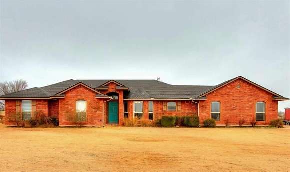 6 Acres of Residential Land with Home for Sale in Cashion, Oklahoma