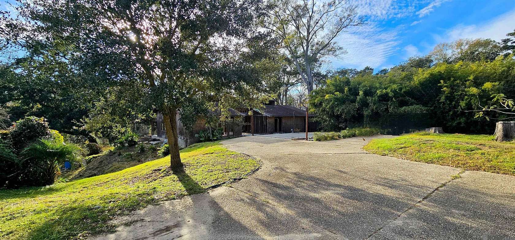 1.5 Acres of Residential Land for Sale in Baton Rouge, Louisiana