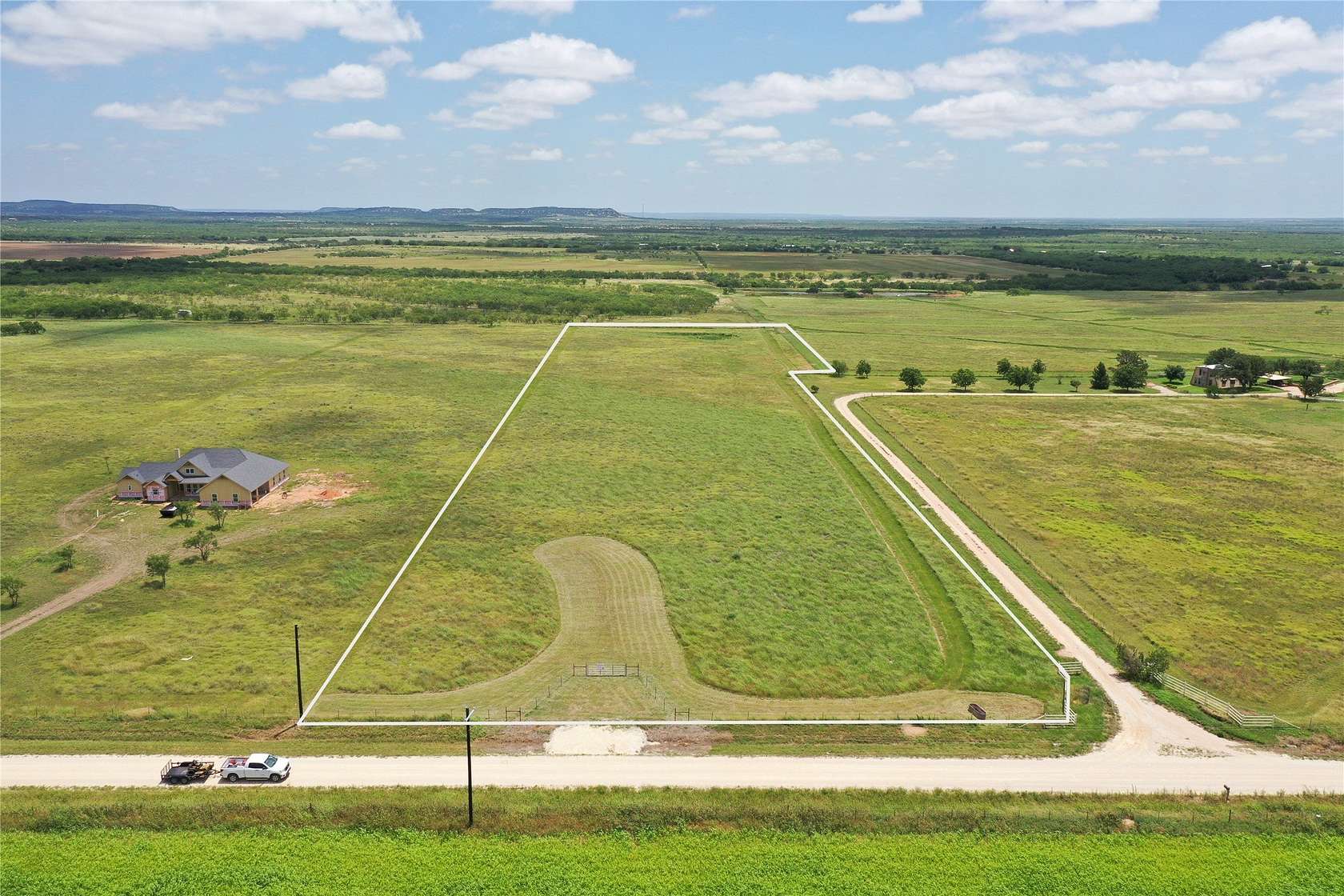 10 Acres of Land for Sale in Bradshaw, Texas