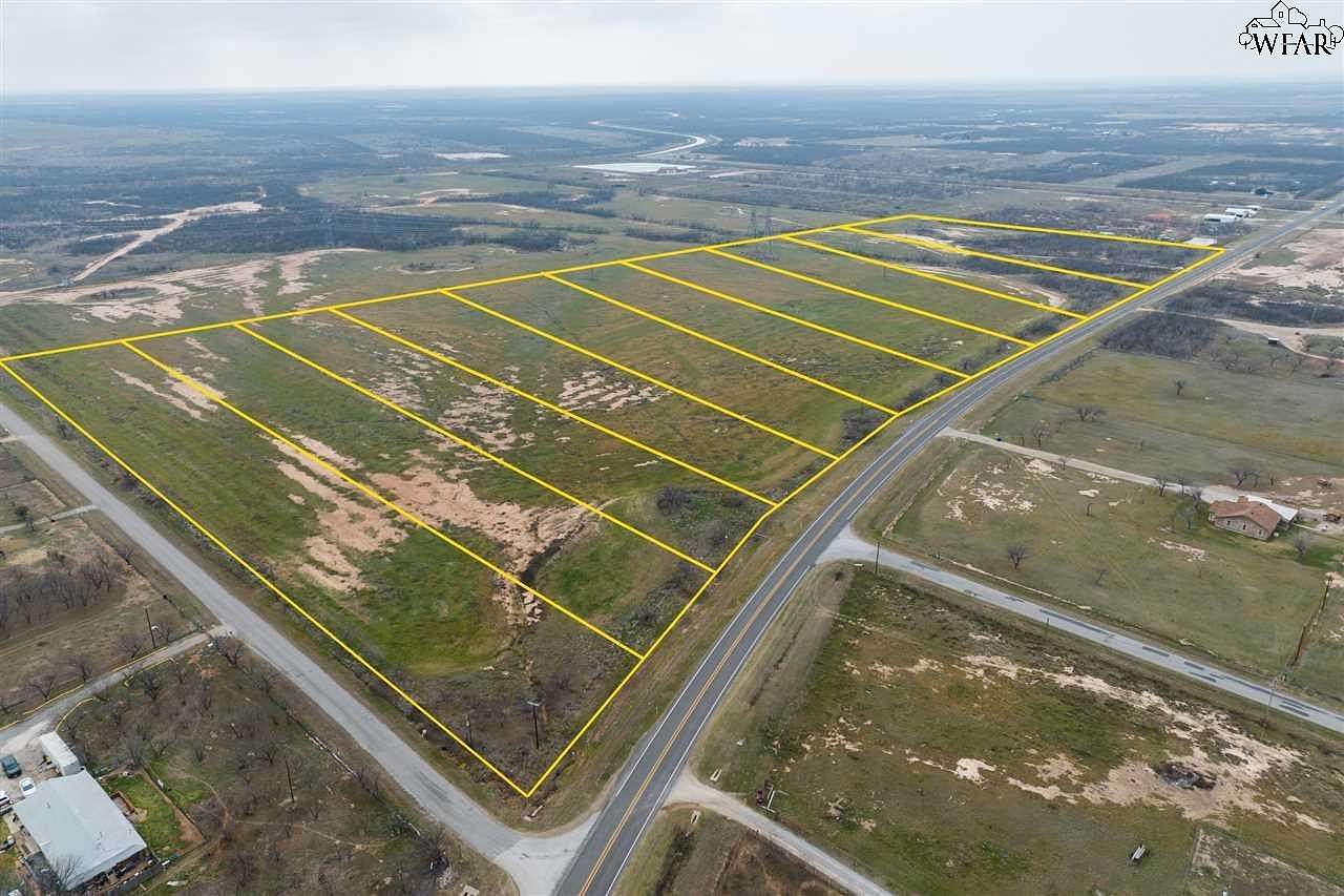 3 Acres of Residential Land for Sale in Iowa Park, Texas