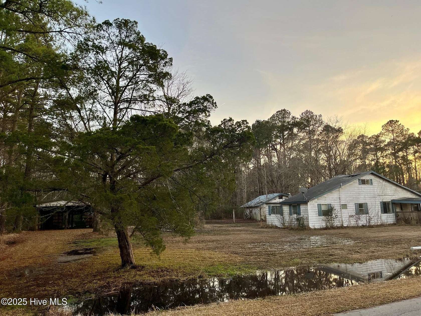 0.9 Acres of Land for Sale in Elizabeth City, North Carolina