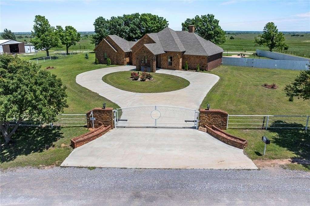 5.16 Acres of Residential Land with Home for Sale in Pocasset, Oklahoma