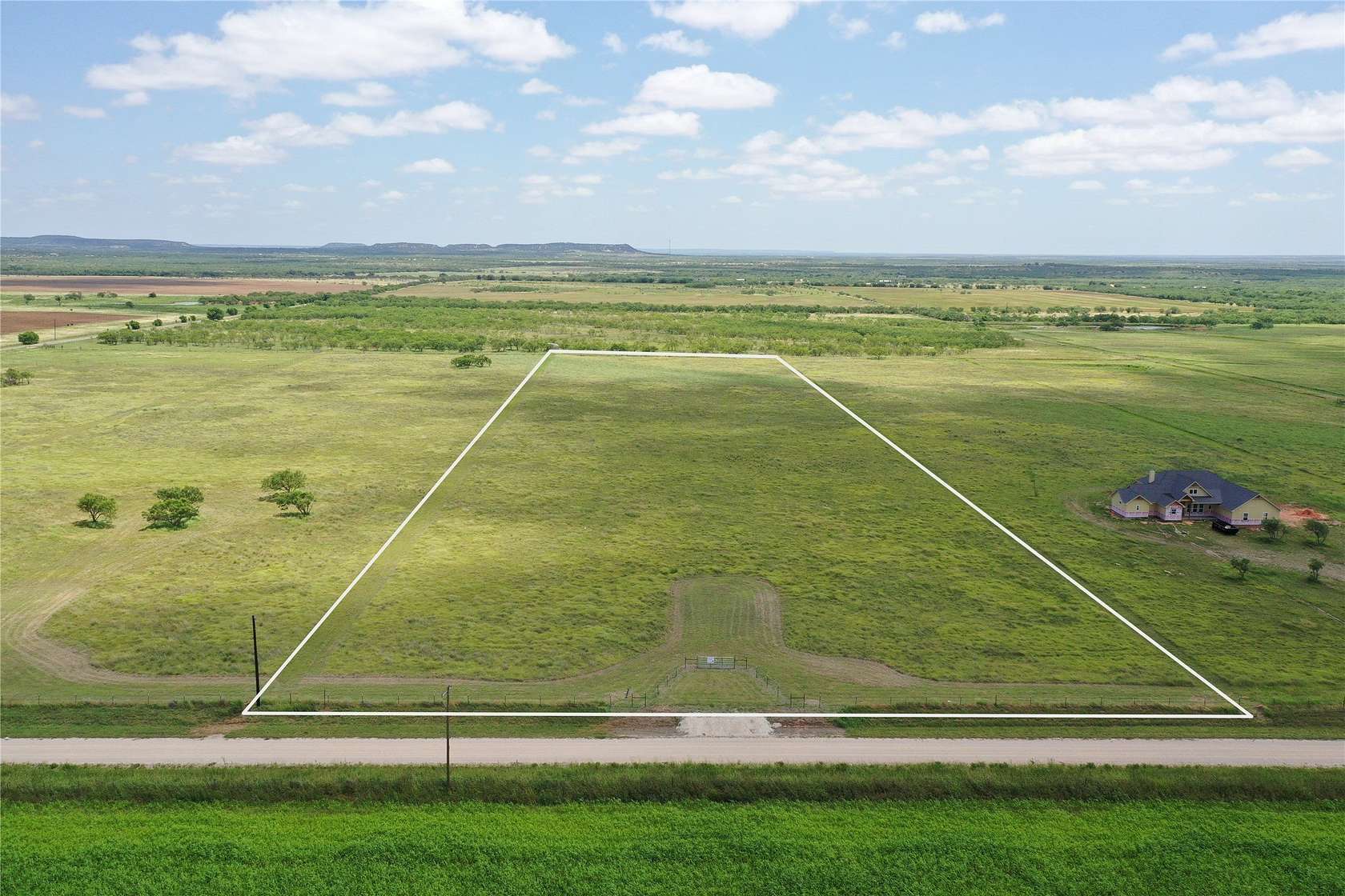 10 Acres of Land for Sale in Bradshaw, Texas