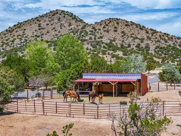 13.5 Acres of Land with Home for Sale in Santa Fe, New Mexico