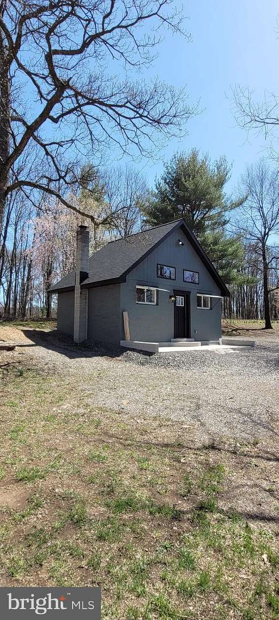 10 Acres of Recreational Land with Home for Sale in Flintstone, Maryland