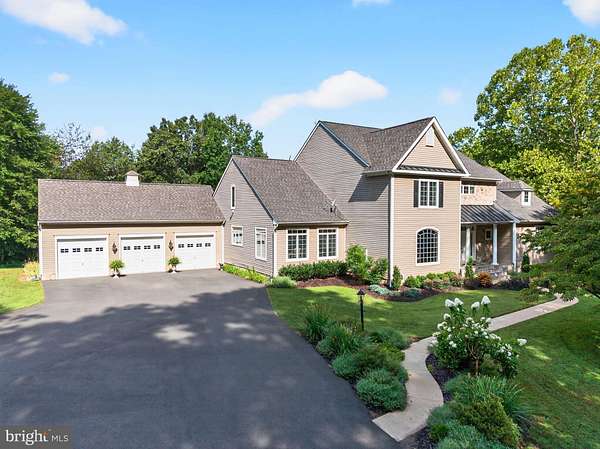 13 Acres of Land with Home for Sale in Marshall, Virginia