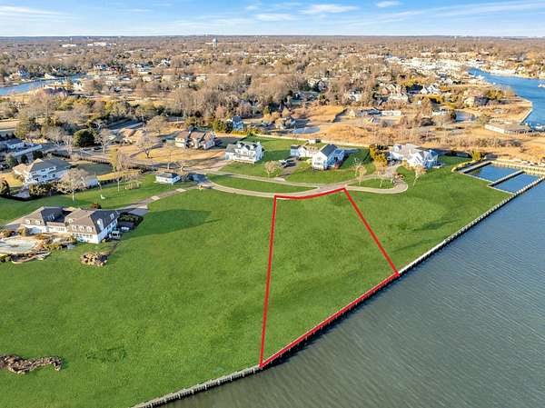 0.75 Acres of Land for Sale in Bay Shore, New York
