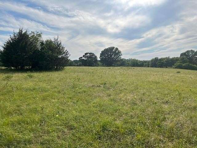 12 Acres of Land for Sale in Paris, Texas