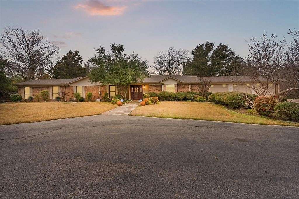 12 Acres of Land with Home for Sale in Fort Worth, Texas