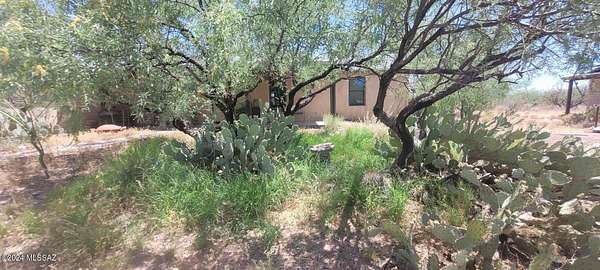 5 Acres of Residential Land with Home for Sale in Tucson, Arizona