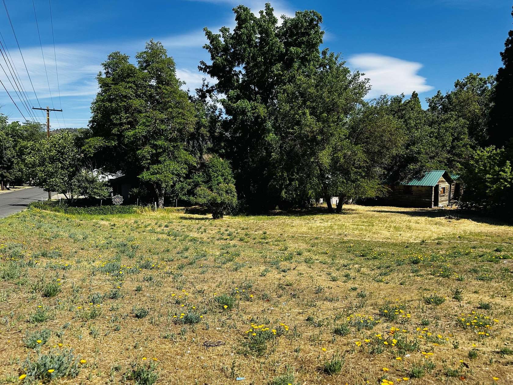 0.5 Acres of Residential Land with Home for Sale in Yreka, California