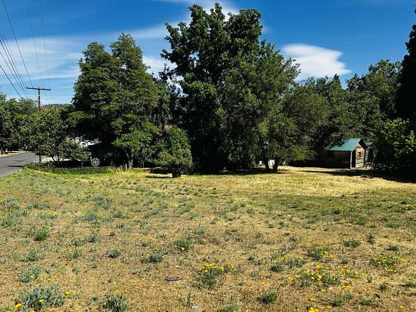 0.5 Acres of Residential Land with Home for Sale in Yreka, California