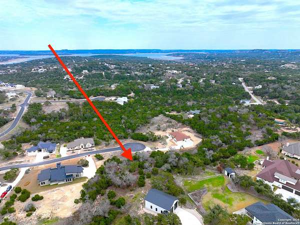 1 Acre of Land for Sale in Canyon Lake, Texas