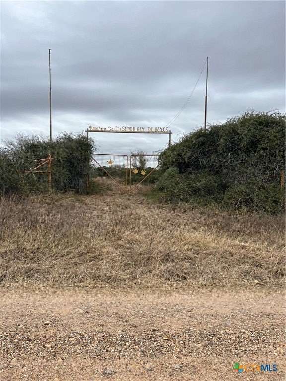 10 Acres of Improved Land for Sale in Victoria, Texas