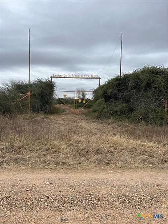 10 Acres of Improved Land for Sale in Victoria, Texas