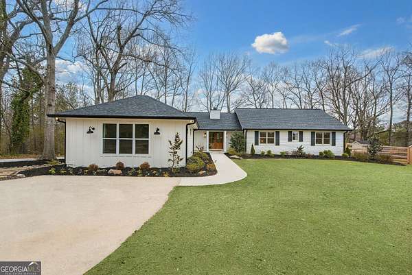 24.7 Acres of Land with Home for Sale in Sharpsburg, Georgia